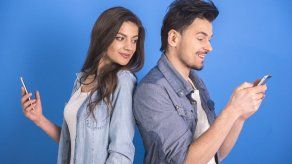 Cómo evitar que WhatsApp acabe con tu relación de pareja