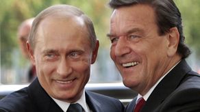 El expolítico, de 78 años, es el presidente del consejo de supervisión de la empresa energética estatal rusa Rosneft.