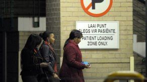 La hija mayor de Mandela llama buitres a los medios internacionales