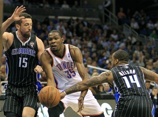 Durant logra 38 puntos y Thunder derrota al Magic en la NBA