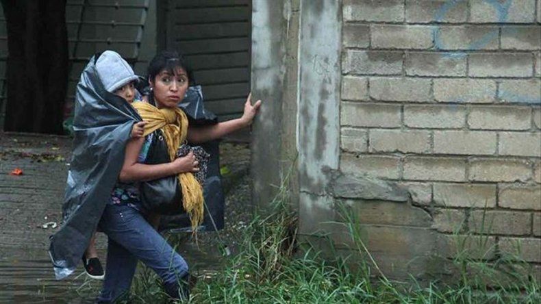 Tormenta tropical Odile se aleja de México