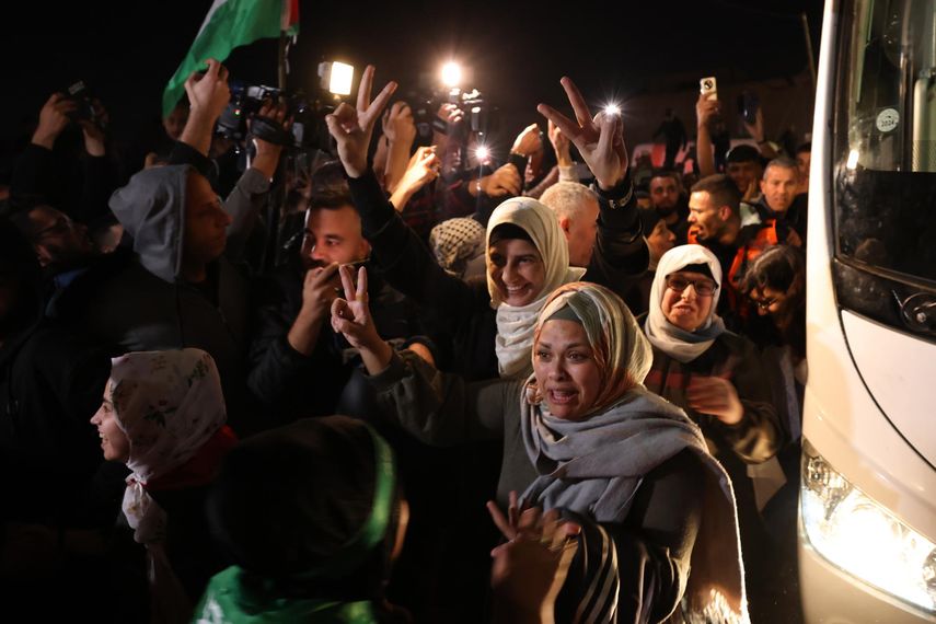 Israel y Hamás intercambian rehenes.