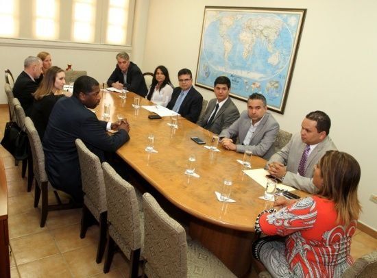 Familia de Vanessa Rodríguez se reúne con Fiscal