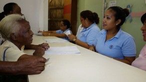 Inicia pago de bono navideño a jubilados y pensionados