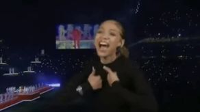 Intérprete de lenguaje de señas transmite emoción en la Super Bowl y se hace viral