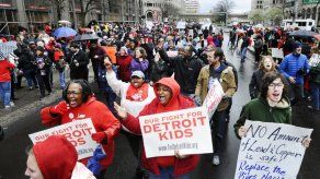 Detroit: Maestros regresan a las aulas tras protesta
