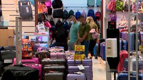 Las facturas deben entregarse inmediatamente cuando se paguen los productos.