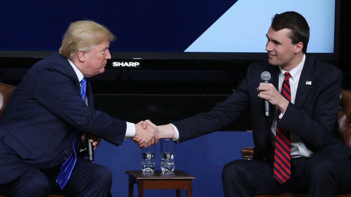 Hieren de bala al joven influencer Charlie Kirk, aliado del presidente Donald Trump.