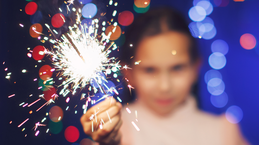 Fuegos artificiales: recomendaciones para evitar accidentes con los niños.