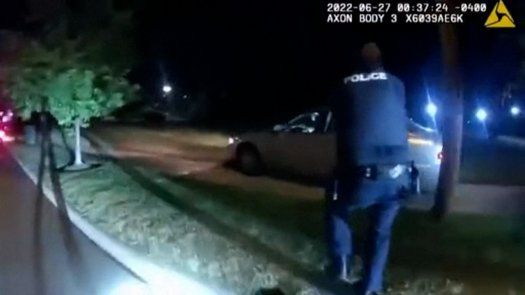 Conmoción en EE. UU. tras difusión de vídeo de hombre negro acribillado por la policía