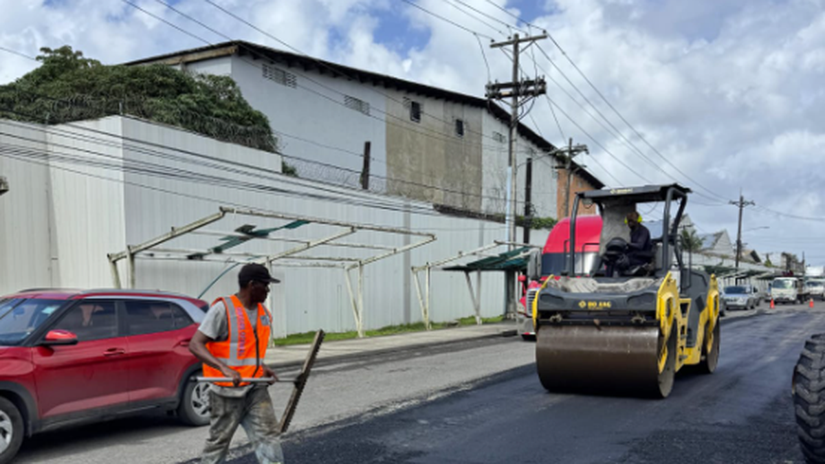 MOP realiza trabajos de reparación en la vía Randolph MOP realiza trabajos de reparación en la vía Randolph