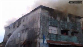 Tres personas afectadas por incendio de caserón en Colón