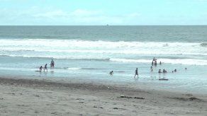 Emiten aviso de prevención para ambos litorales panameños por fuertes oleajes