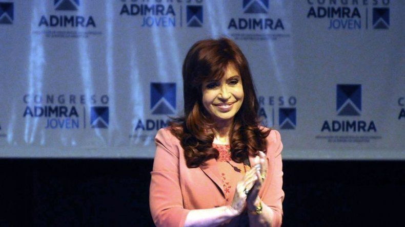 Presidenta argentina continúa hospitalizada con cuadro febril infeccioso