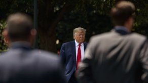 Trump culpa a demócratas por muerte de migrante y su hija