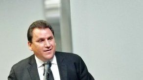 Pinzón enfatiza que colegios particulares tienen que regirse de acuerdo a las normas