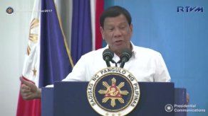 Presidente filipino Duterte llama locos a sus críticos europeos