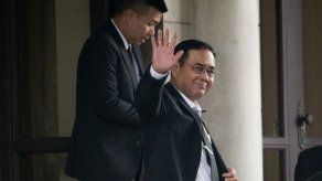 Tailandia: parlamento reelige golpista como primer ministro