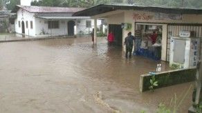 Lluvias provocan inundaciones en Villa Grecia