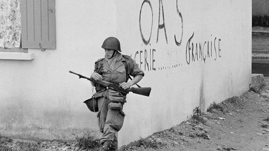 En la guerra murieron al menos 1,5 millones de personas y sigue provocando tensiones entre Argelia y Francia.