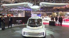 Los coches voladores intentan despegar en el Salón del Automóvil de Ginebra