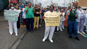Paro de docentes médicos de la CSS.