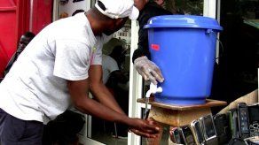Países africanos afectados por el ébola imponen un cordón sanitario en la zona