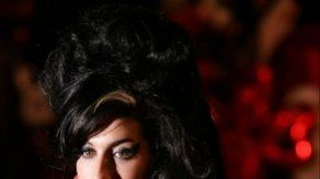 Amy Winehouse en primer lugar de ventas con un álbum póstumo