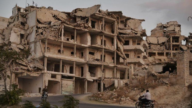Siria cañonea áreas rebeldes en noroeste
