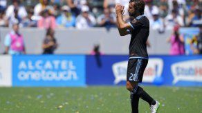Le llueven elogios a Pirlo