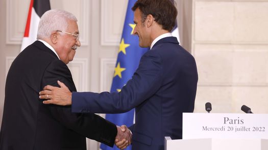 Mahmoud Abbas y Emmanuel Macron, presidentes de Palestina y Francia.