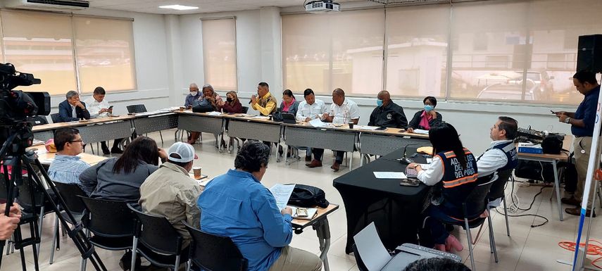 La Defensoría del Pueblo resaltó que continuará en su rol de facilitadora y se estableció que el próximo 3 de diciembre se realizará la siguiente reunión de la mesa de diálogo por la educación.