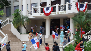 Corte Suprema de Justicia, palacio Gill Ponce manifestantes realizan vigilia en rechazo al contrato con Minera Panamá