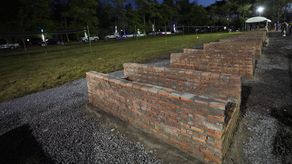 La policía identificó al perpetrador de la masacre como Panya Kamrap, de 34 años, un sargento de policía de Tailandia, despedido este año, luego de ser acusado de un delito de drogas.