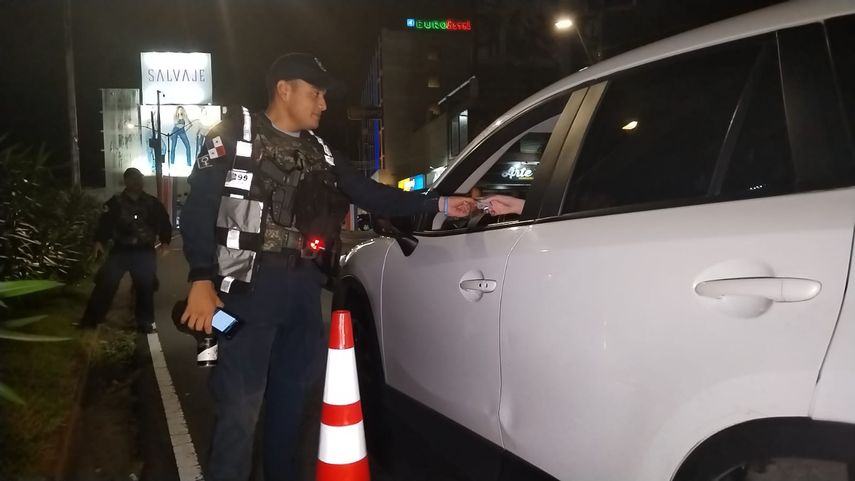 Operativo de tránsito en la Cinta Costera Operativo de tránsito en la Cinta Costera