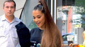 Ariana Grande se divierte con el pequeño Myron: el perrito del malogrado Mac Miller
