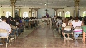 Familiares dan el último adiós a niña asesinada en San Miguelito