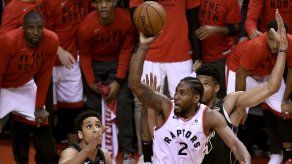NBA: Raptors ganan a Bucks y disputarán a Warriors la final