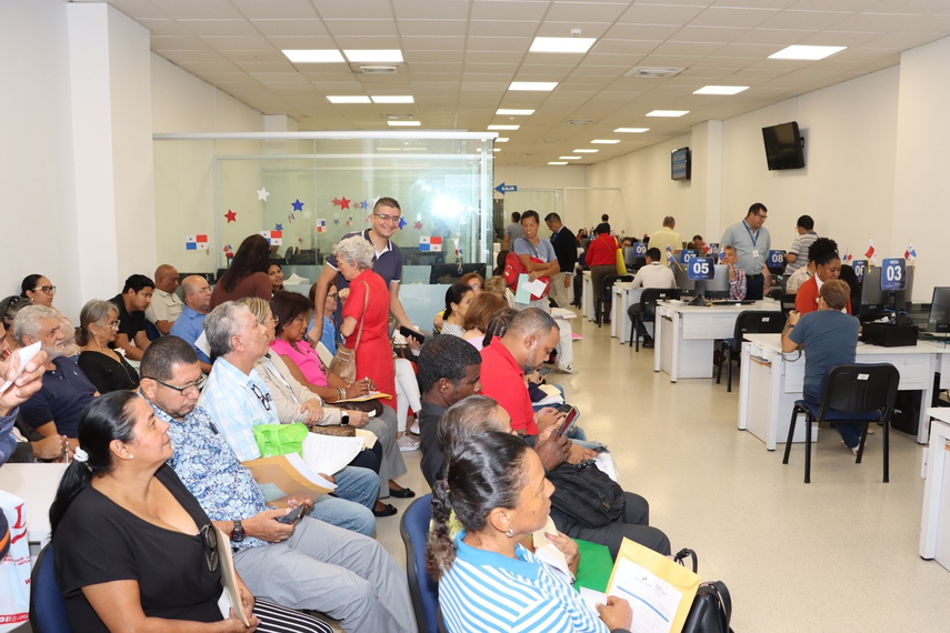 Contribuyentes cumplen con presentaciones de declaraciones y pagos Contribuyentes cumplen con presentaciones de declaraciones y pagos