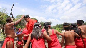 Maduro inicia con ritual chamánico campaña por la reelección