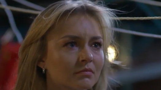 EL AMOR INVENCIBLE | Leona se entera quien es su hijo.