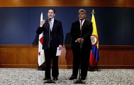 Ministros de Colombia y Panamá discuten en Bogotá sobre seguridad