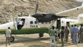 Mueren 23 personas al estrellarse un avión en Nepal