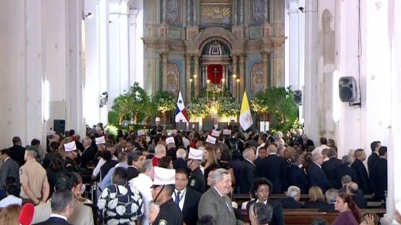 Panameños despiden con Funeral de Estado a excontralor Rubén Darío Carles