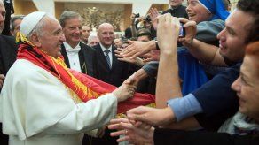 El papa alcanza los 13 millones de seguidores en twitter El papa alcanza los 13 millones de seguidores en twitter