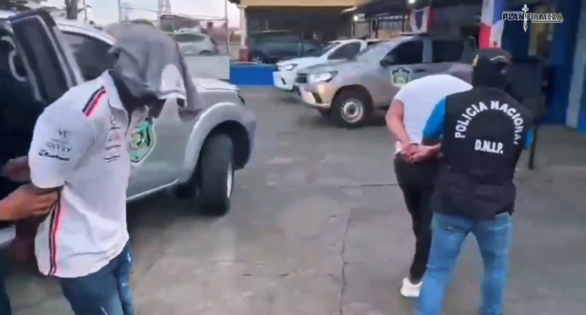 Arrestan a cinco personas en Chilibre y decomisan armas