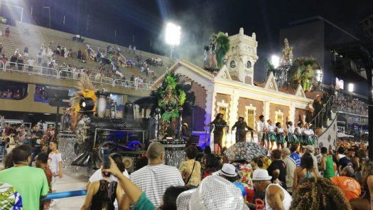 Cultura y alegría de Panamá se toman el Carnaval de Rio