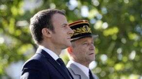 El jefe del ejército francés renuncia por disputa con Macron