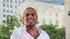 Chris Brown seguirá en libertad vigilada