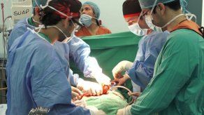 Realizan primera cirugía de vejiga elaborada con intestinos en Hospital Irma De Lourdes Tzanetatos
